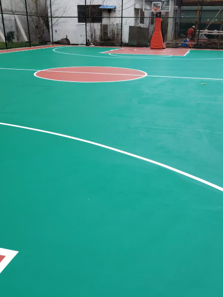 菏泽 球场长期使用易出现地面开裂